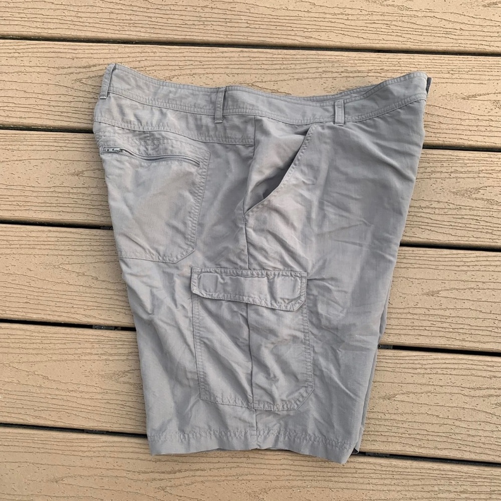 Cabela's Cargo Shorts Men's Size 40 Reg Gray Casual Zipper Side Pockets READ - Picture 5 of 9